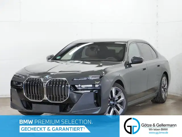 BMW i7