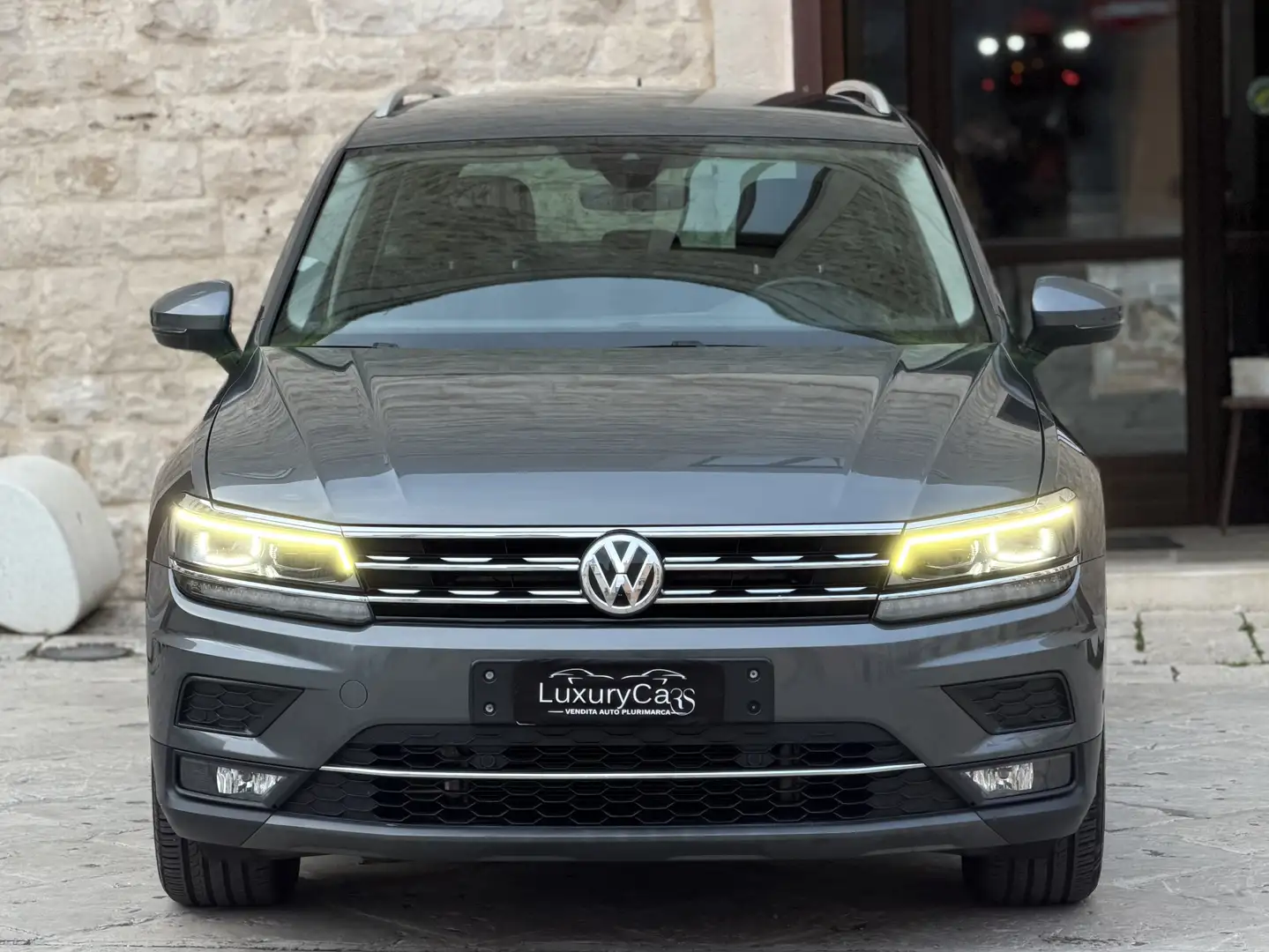 Volkswagen Tiguan 2.0 150 CV DSG COMFORTLINE MASSAGGIO LED Grigio - 2