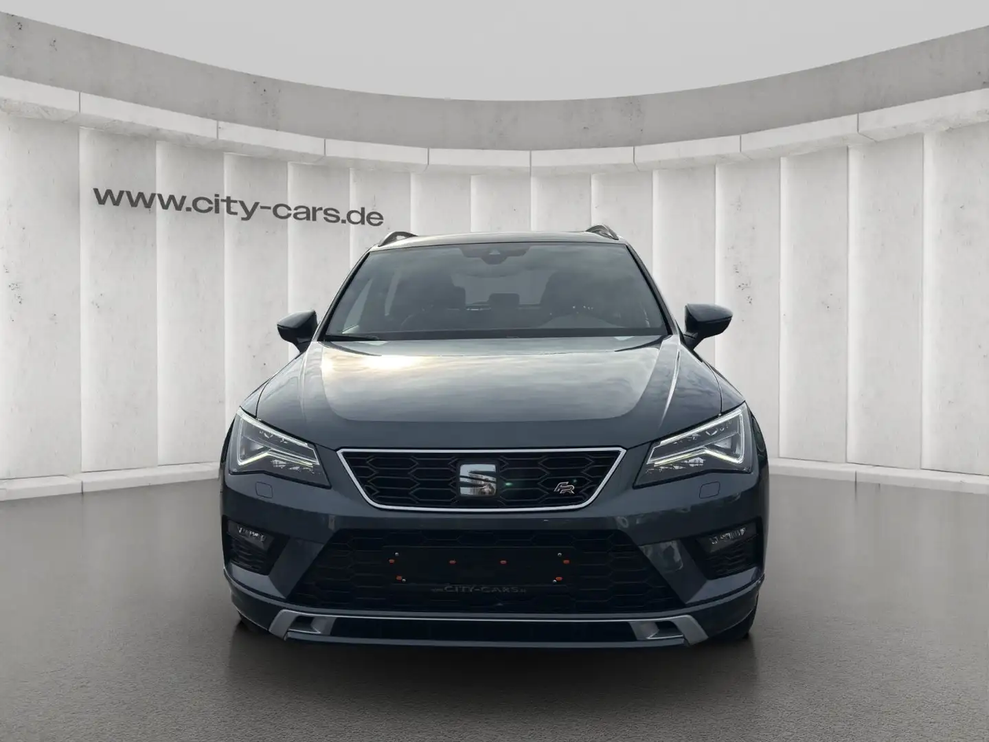 SEAT Ateca FR 4Drive*Autom*Navi*Pano*Cam*AHK*LED Grau - 2