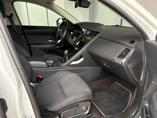 Jaguar E-Pace view 7