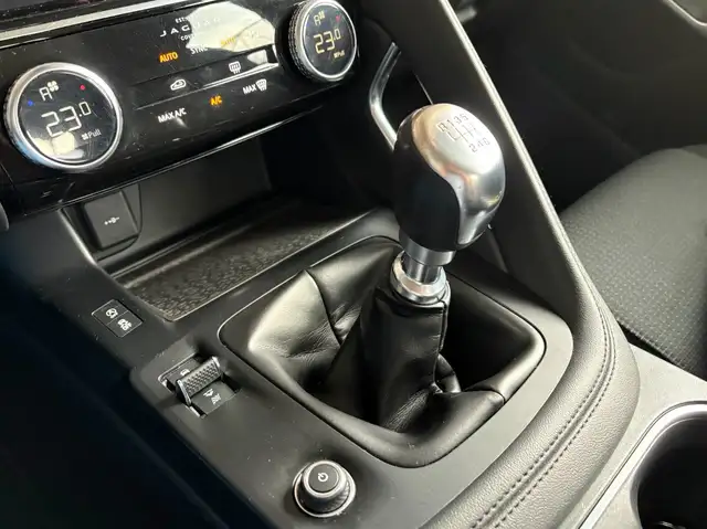 Jaguar E-Pace view 13