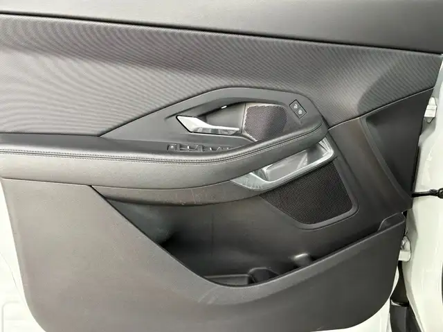 Jaguar E-Pace view 10