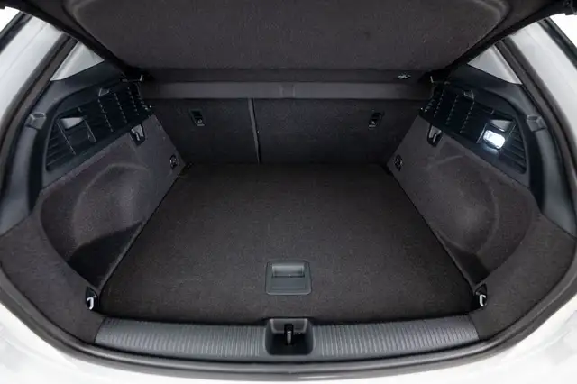 Audi Q2 view 8