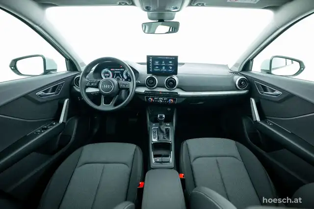 Audi Q2 view 5