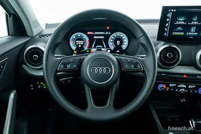 Audi Q2 view 6
