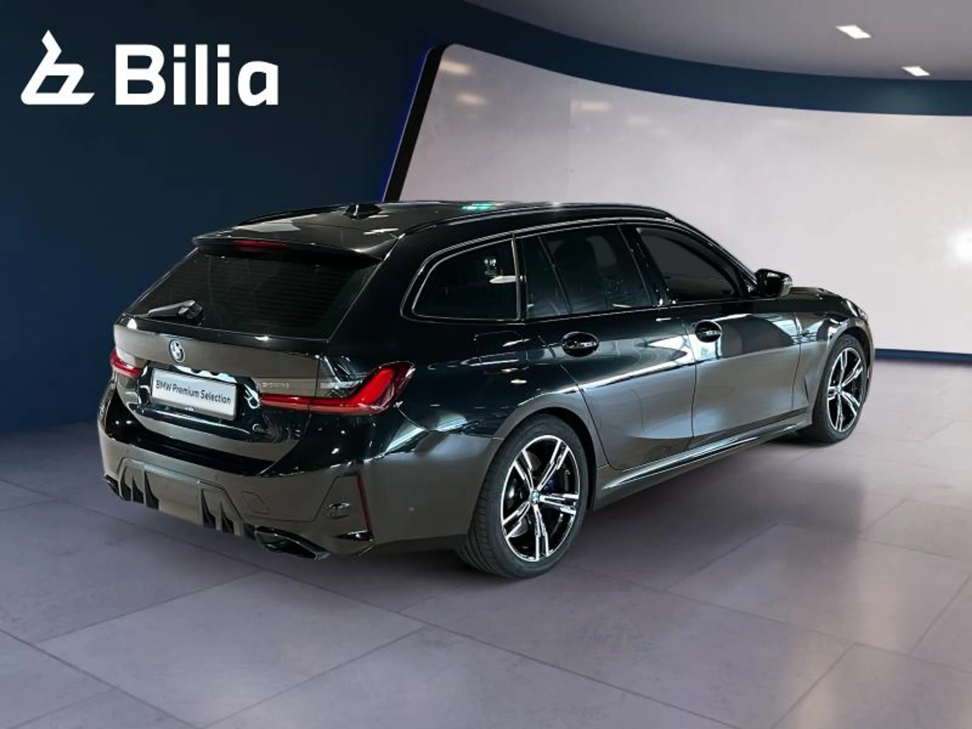 BMW 340 M340d xDrive Touring — photo 8