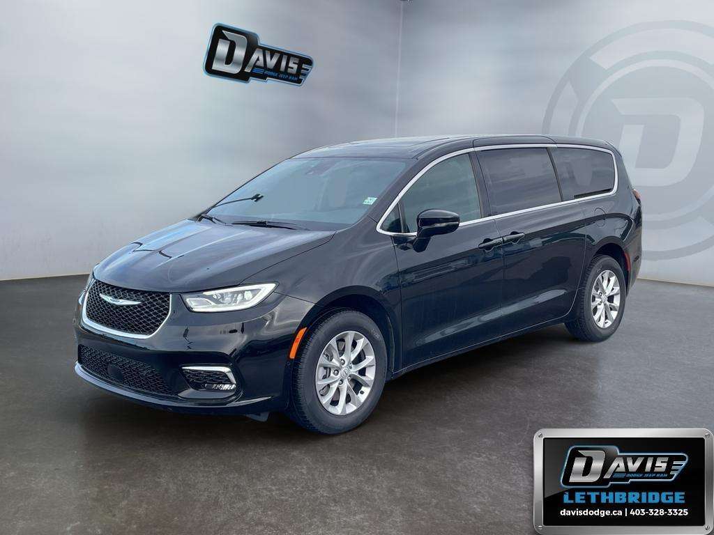 2025 Chrysler Pacifica Select 3.6L V6, LED Lights, AWD