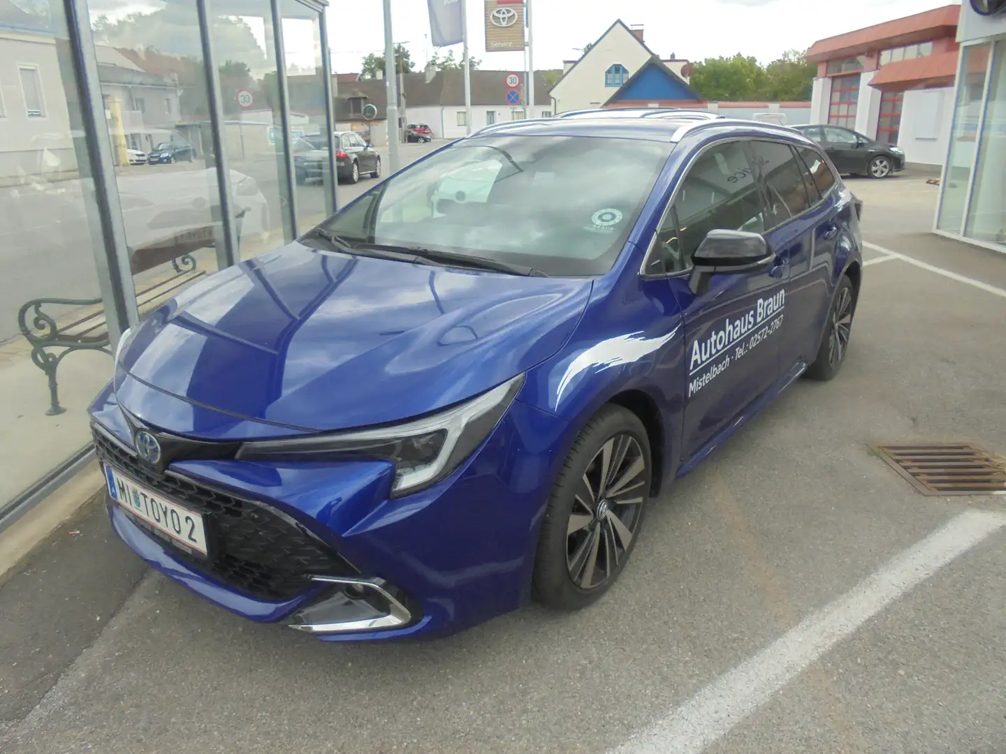 Toyota Corolla Touring Sports Hybrid Teamplayer Blau - 1