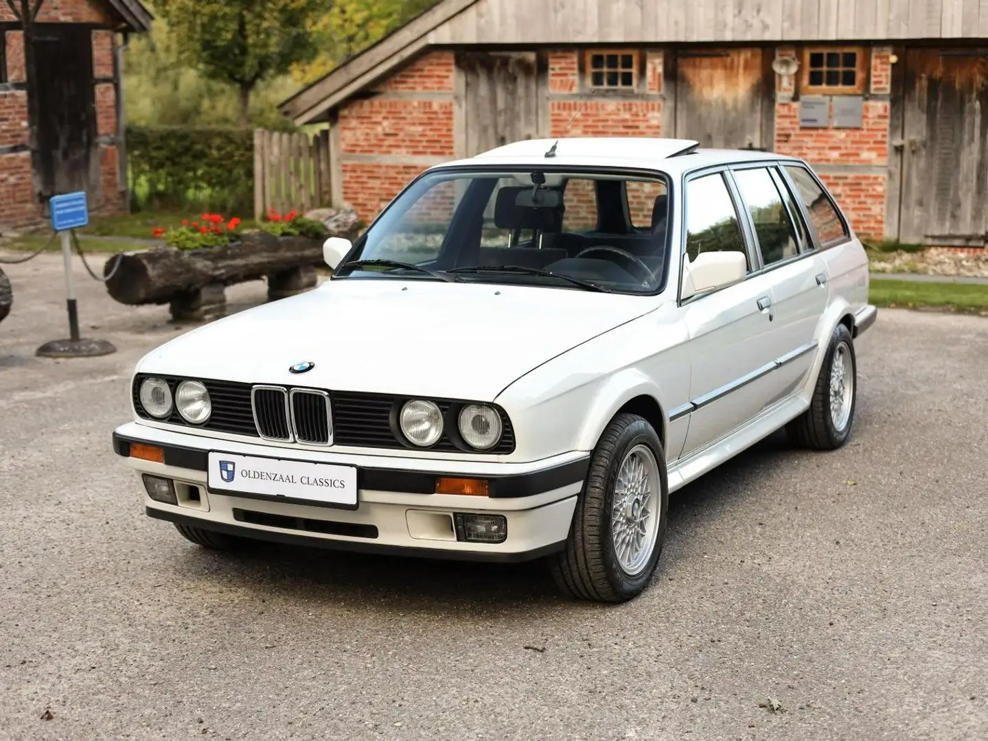 BMW 325 IX Touring Wit - 1