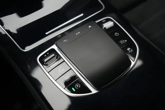 Mercedes-Benz GLC view 18