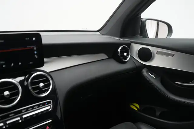 Mercedes-Benz GLC view 23