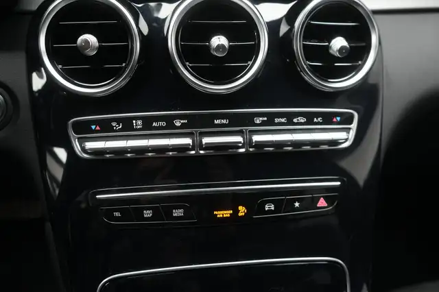 Mercedes-Benz GLC view 16