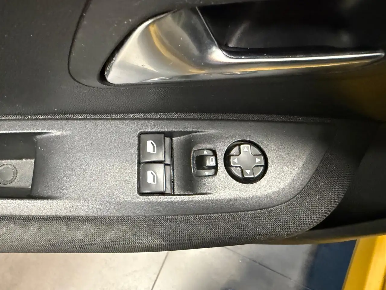 Peugeot 208 208 — photo 40