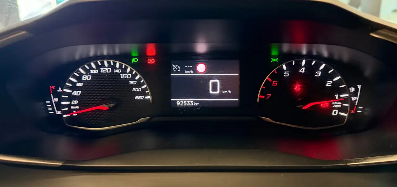 Peugeot 208 208 — photo 21