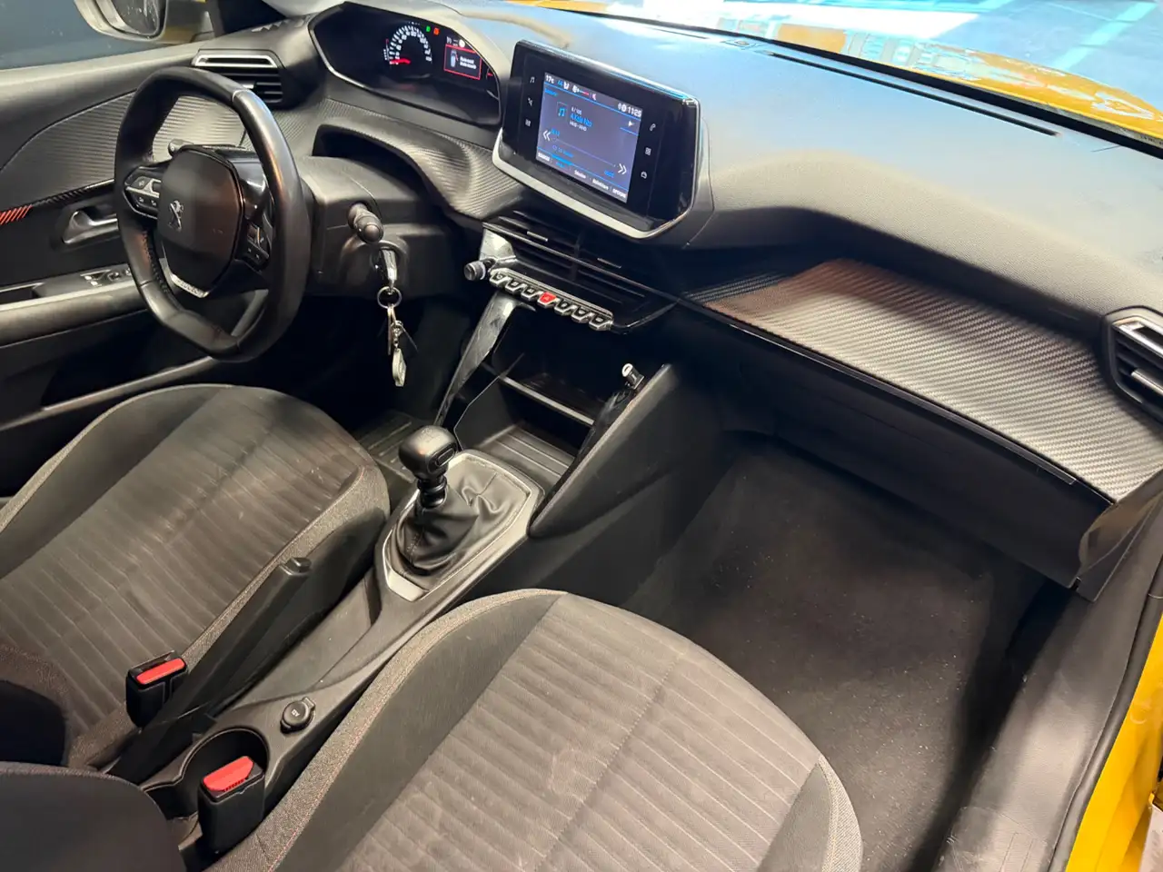 Peugeot 208 208 — photo 30