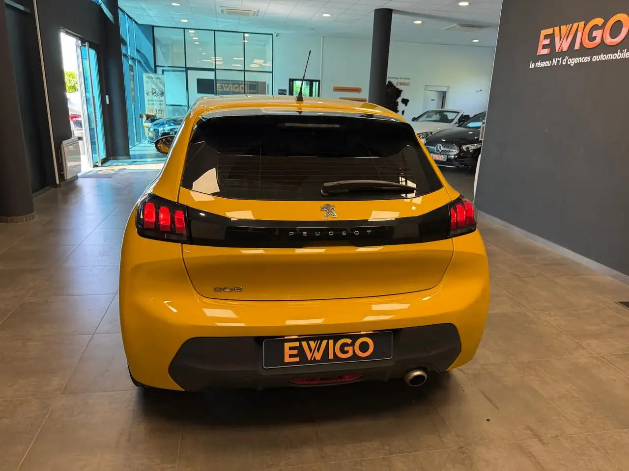 Peugeot 208 208 — photo 16