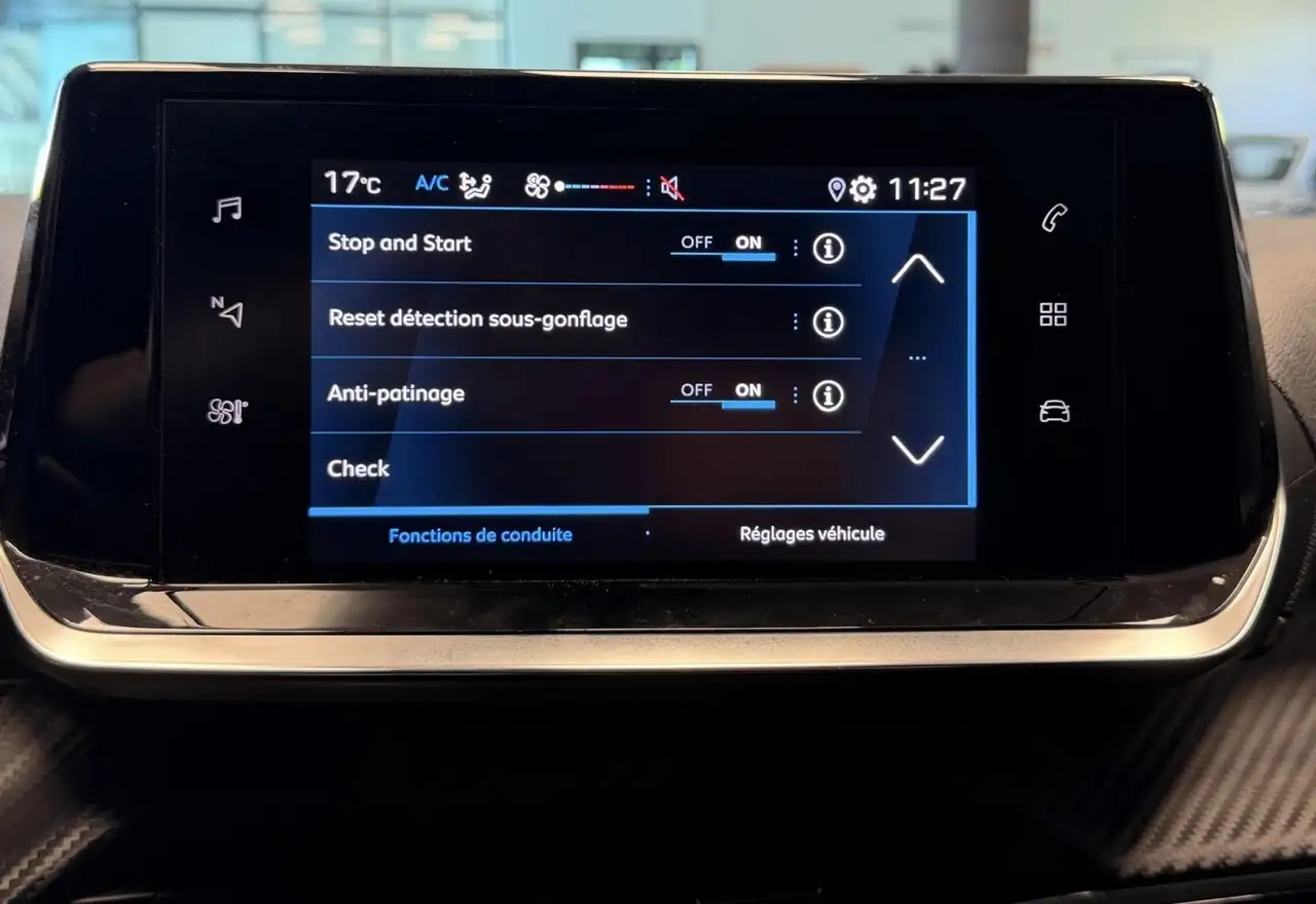 Peugeot 208 208 — photo 11