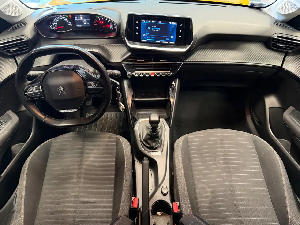 Peugeot 208 208 — photo 3