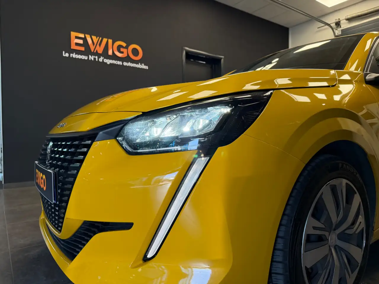 Peugeot 208 208 — photo 41