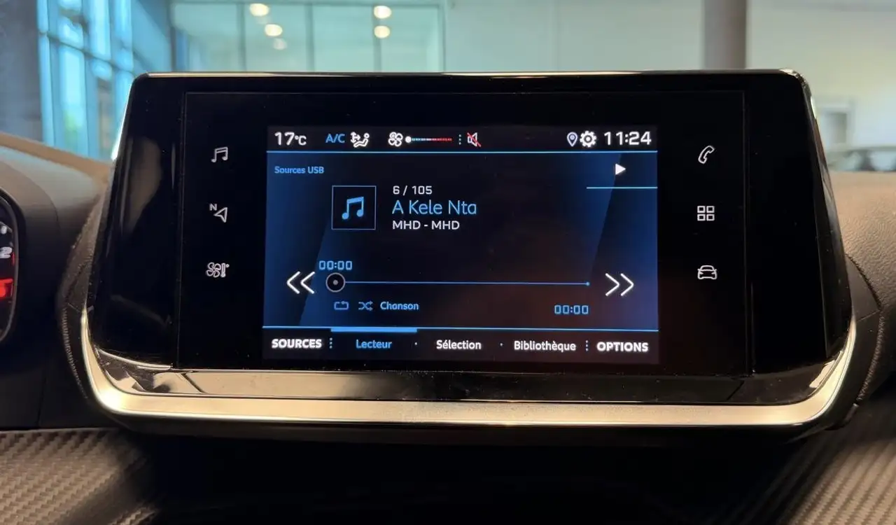 Peugeot 208 208 — photo 26