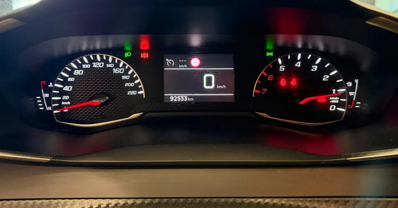 Peugeot 208 208 — photo 8