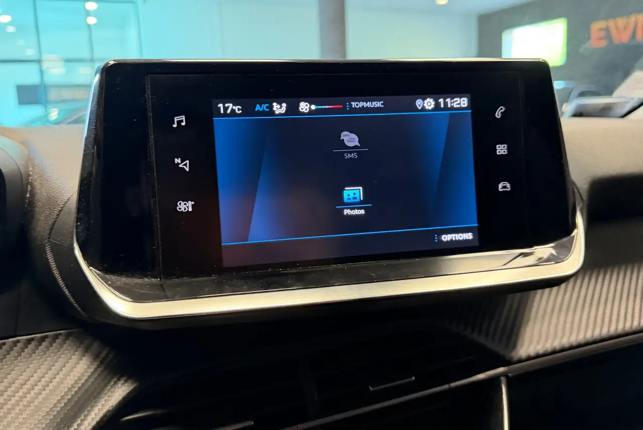 Peugeot 208 208 — photo 23