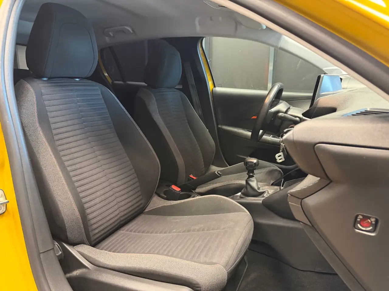 Peugeot 208 208 — photo 6