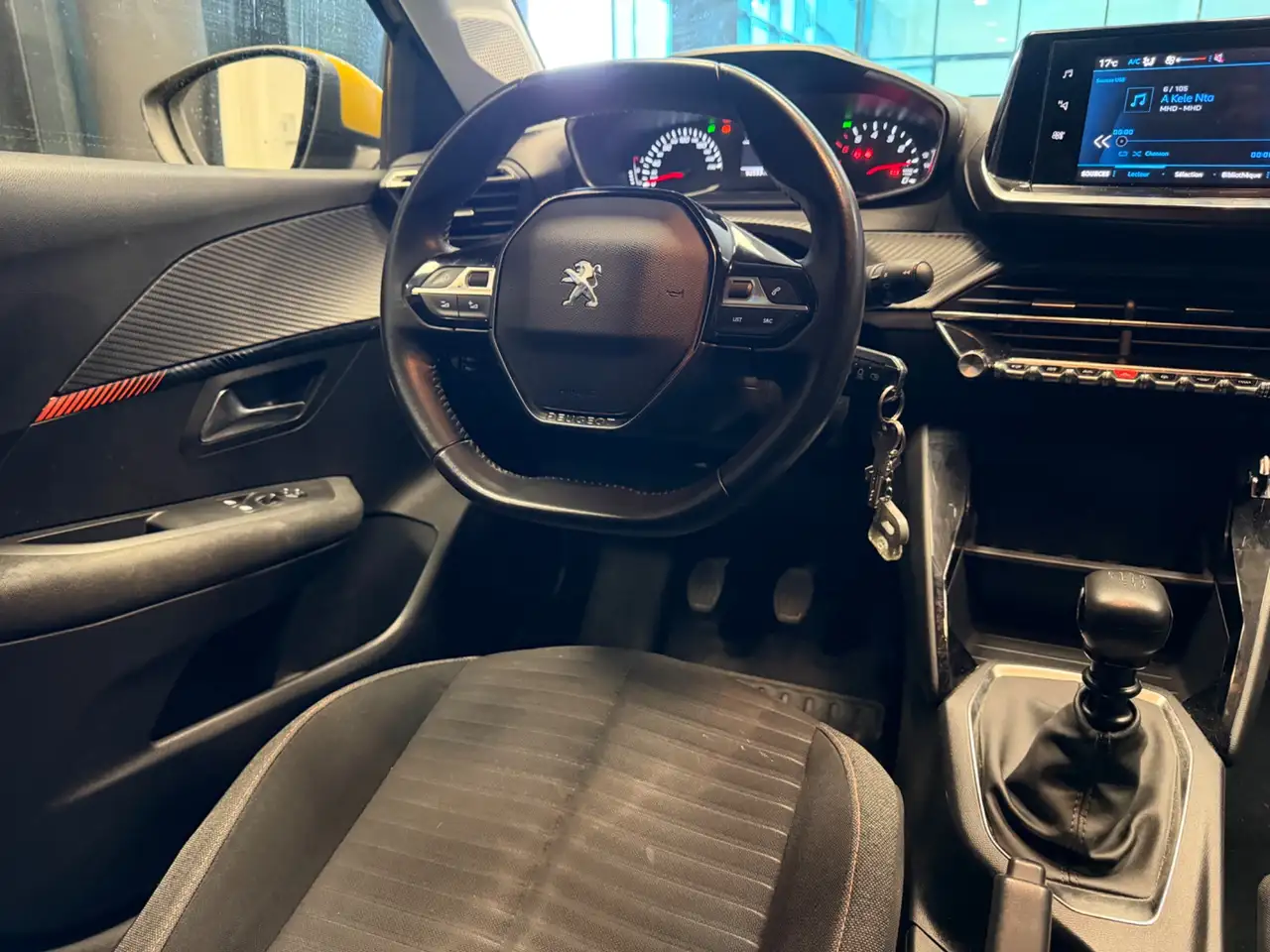 Peugeot 208 208 — photo 27