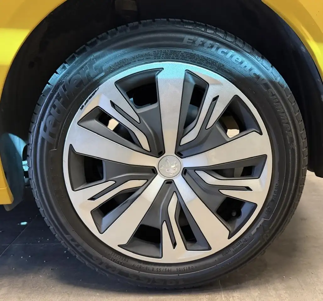 Peugeot 208 208 — photo 44