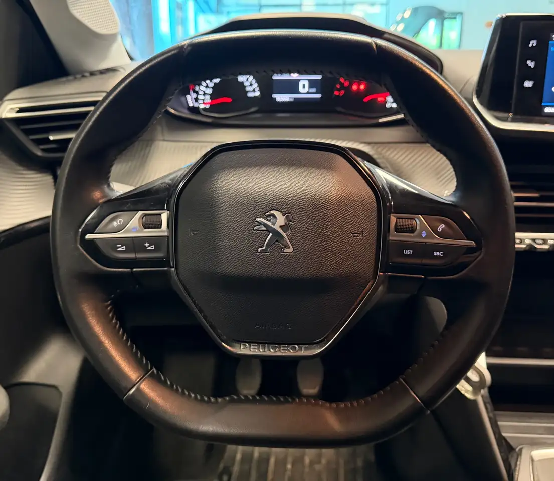 Peugeot 208 208 — photo 4