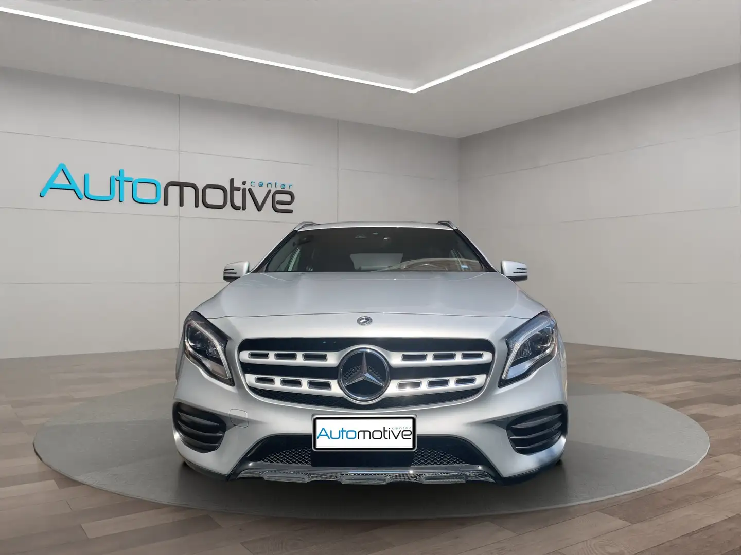 Mercedes-Benz GLA 200 GLA 200 d Sport 4matic auto Gümüş rengi - 2