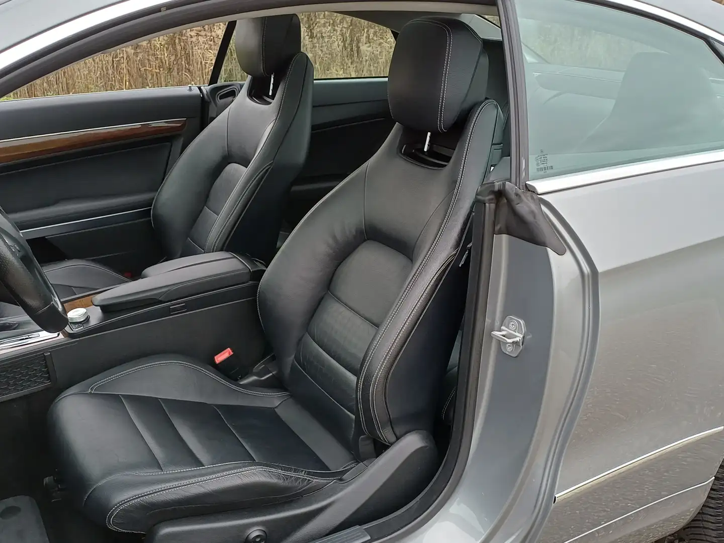 Mercedes-Benz E 250 Coupé CGI Elegance /Prachtige auto!/Pano/Leder/Hou Grijs - 2