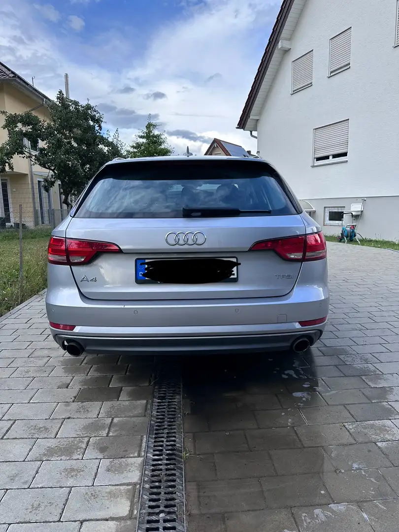 Audi A4 B9 Avant, extrem gepflegtes Auto Grau - 1