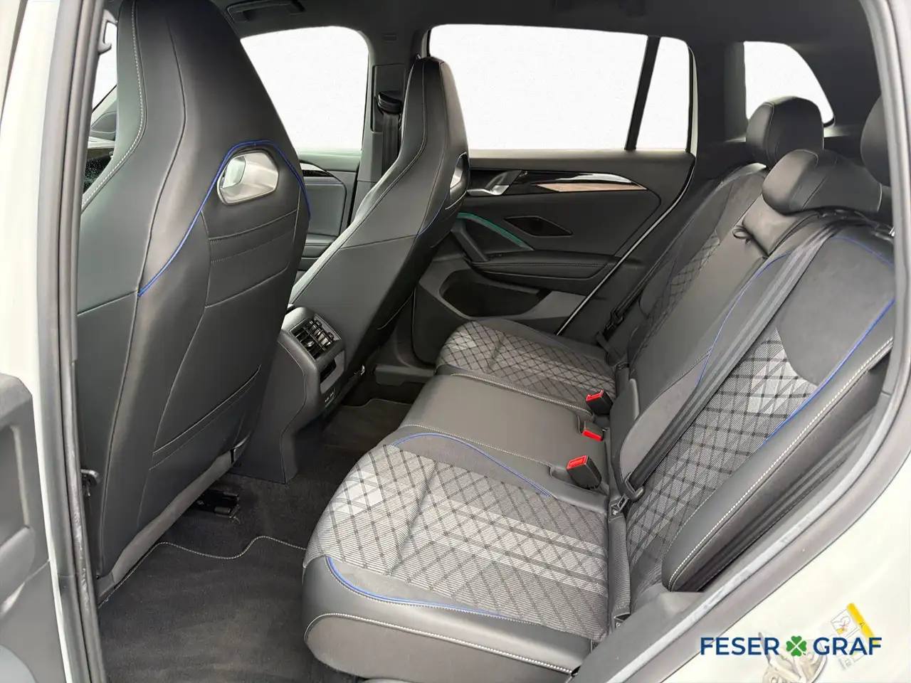 Volkswagen Tiguan 2.0 TDI DSG R-Line BLACK IQ.LIGHT 15