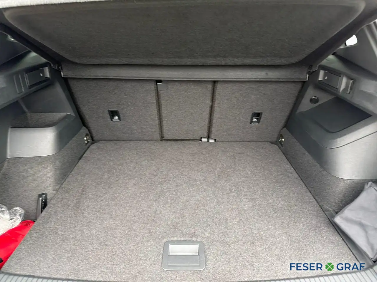 Volkswagen Tiguan 2.0 TDI DSG R-Line BLACK IQ.LIGHT 11