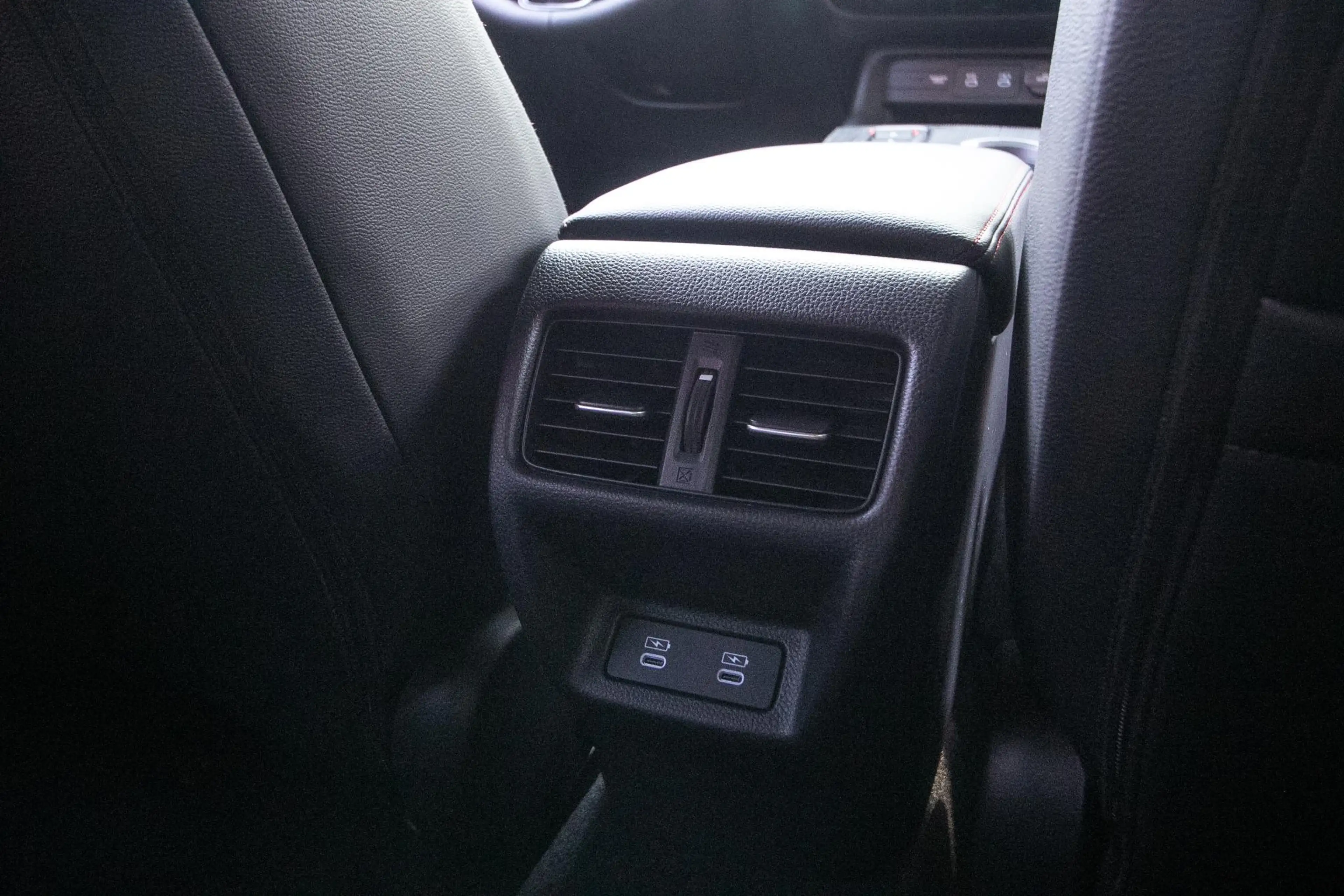 Honda Civic 2.0 e:HEV Sport — photo 8