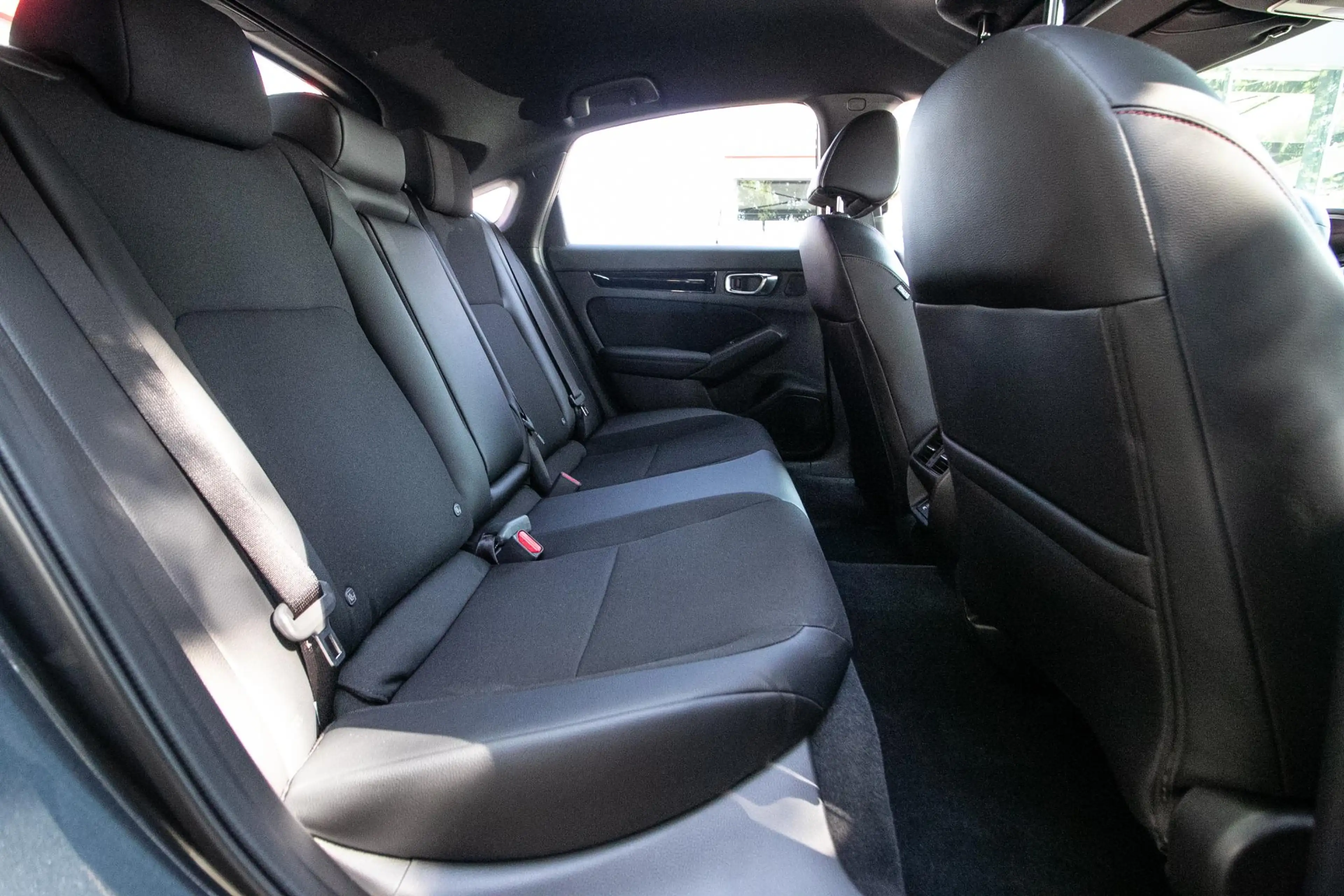 Honda Civic 2.0 e:HEV Sport — photo 7