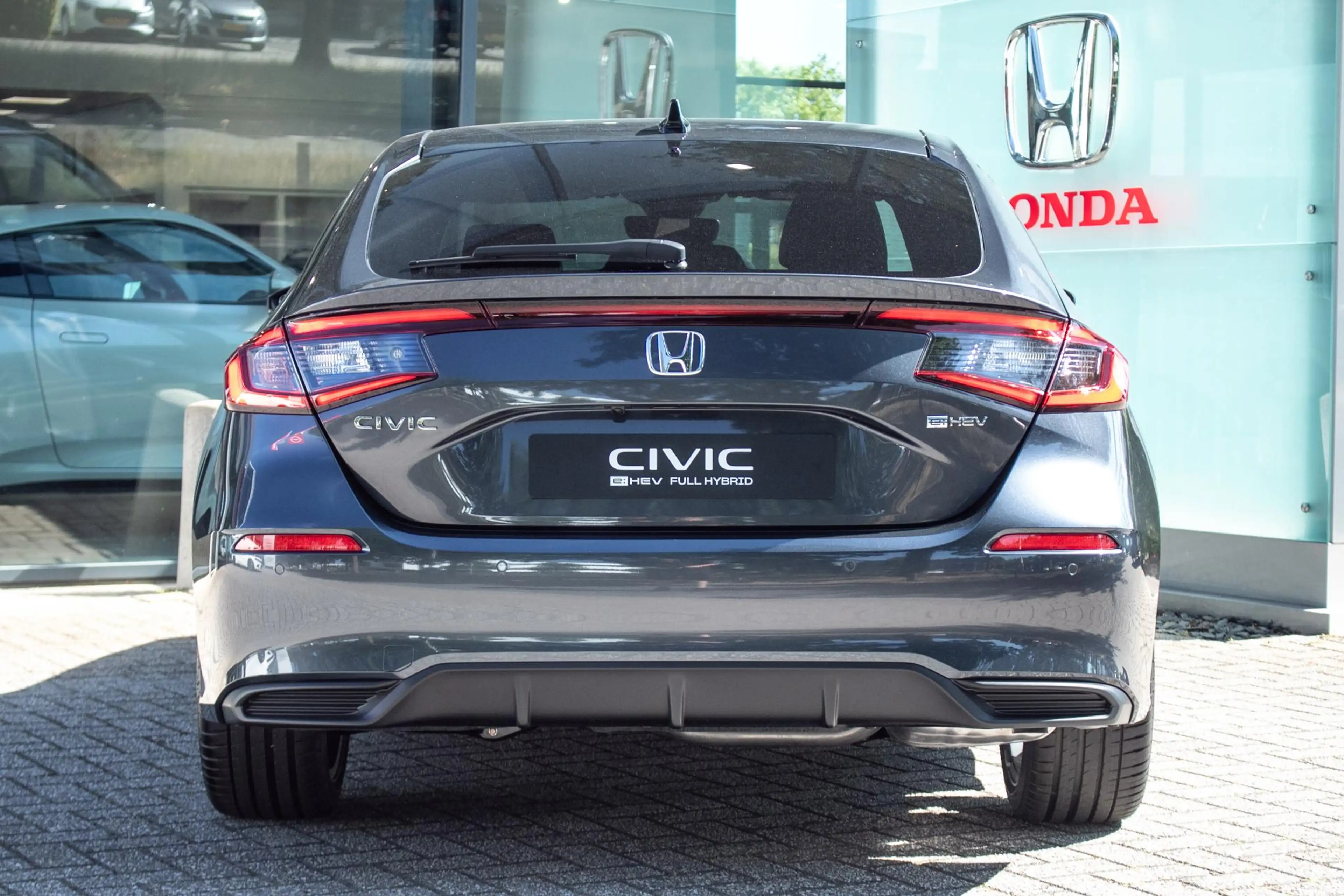 Honda Civic 2.0 e:HEV Sport — photo 11