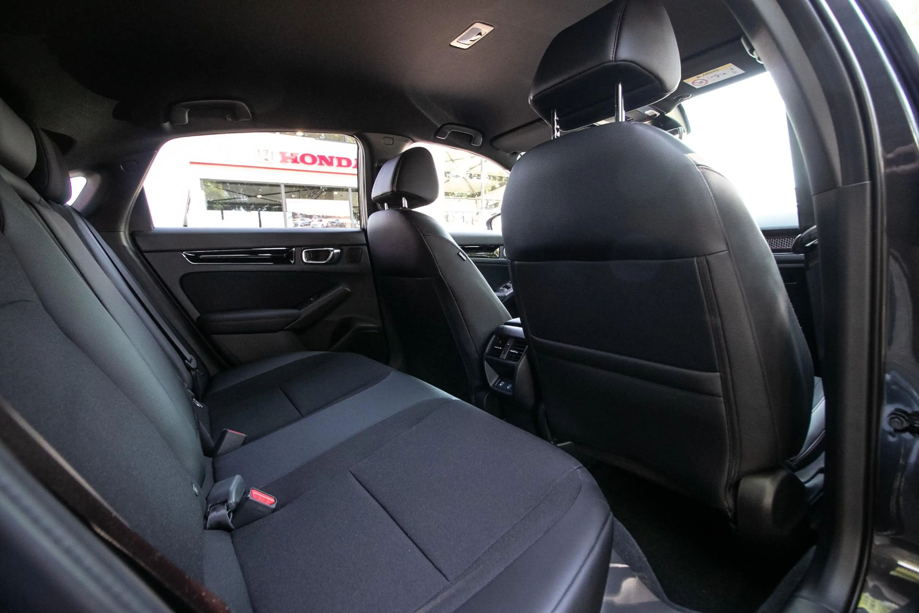 Honda Civic 2.0 e:HEV Sport — photo 6