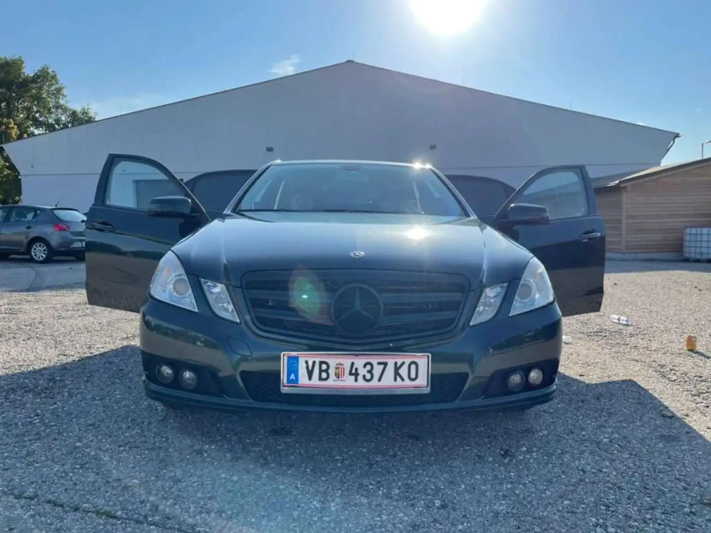 Mercedes-Benz E 300 E 300 Avantgarde BlueEfficiency CDI Aut. Avantgarde Grün - 1