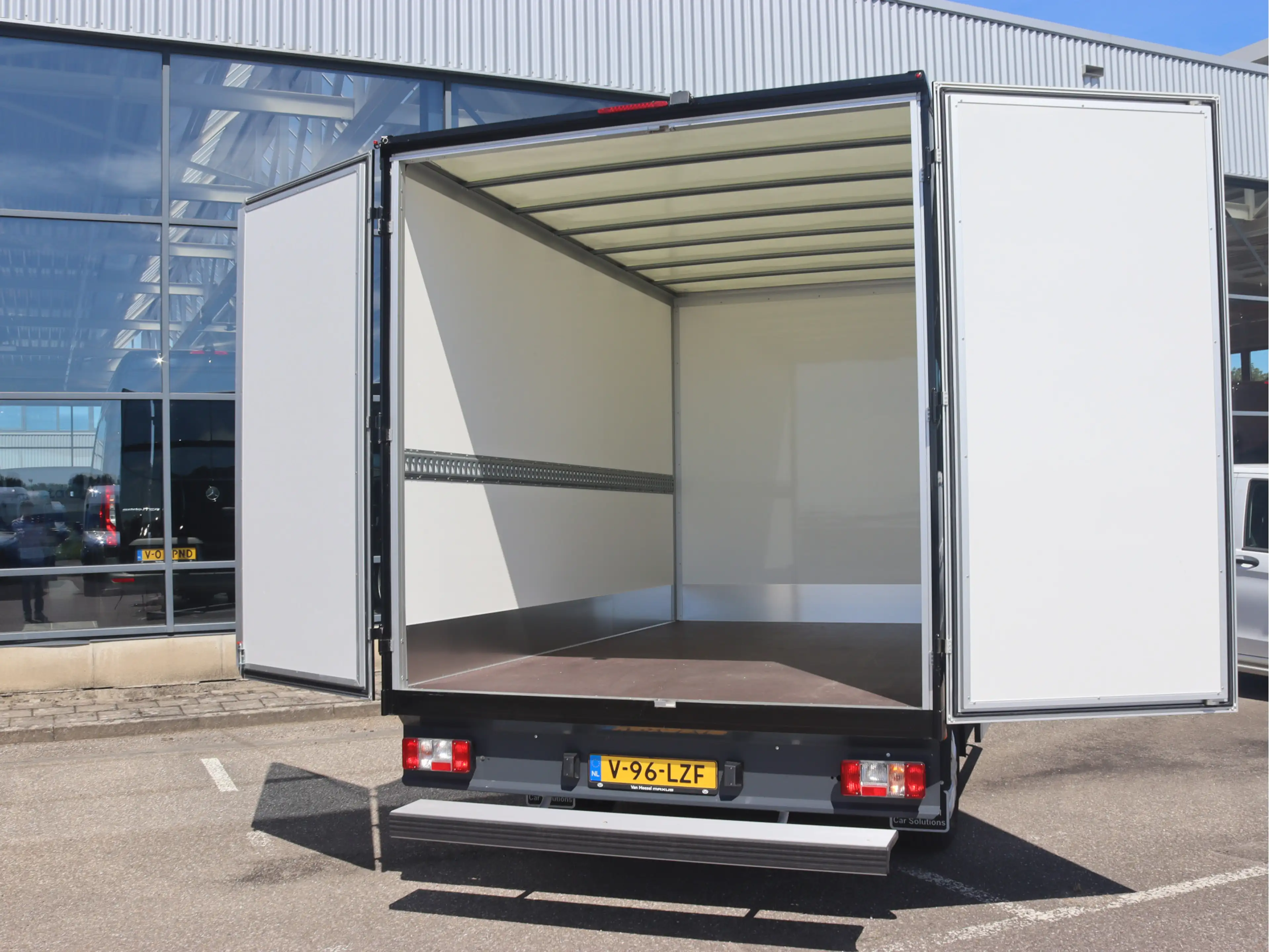 Maxus eDeliver 9 L3 Business DEAL 65 kWh — photo 3