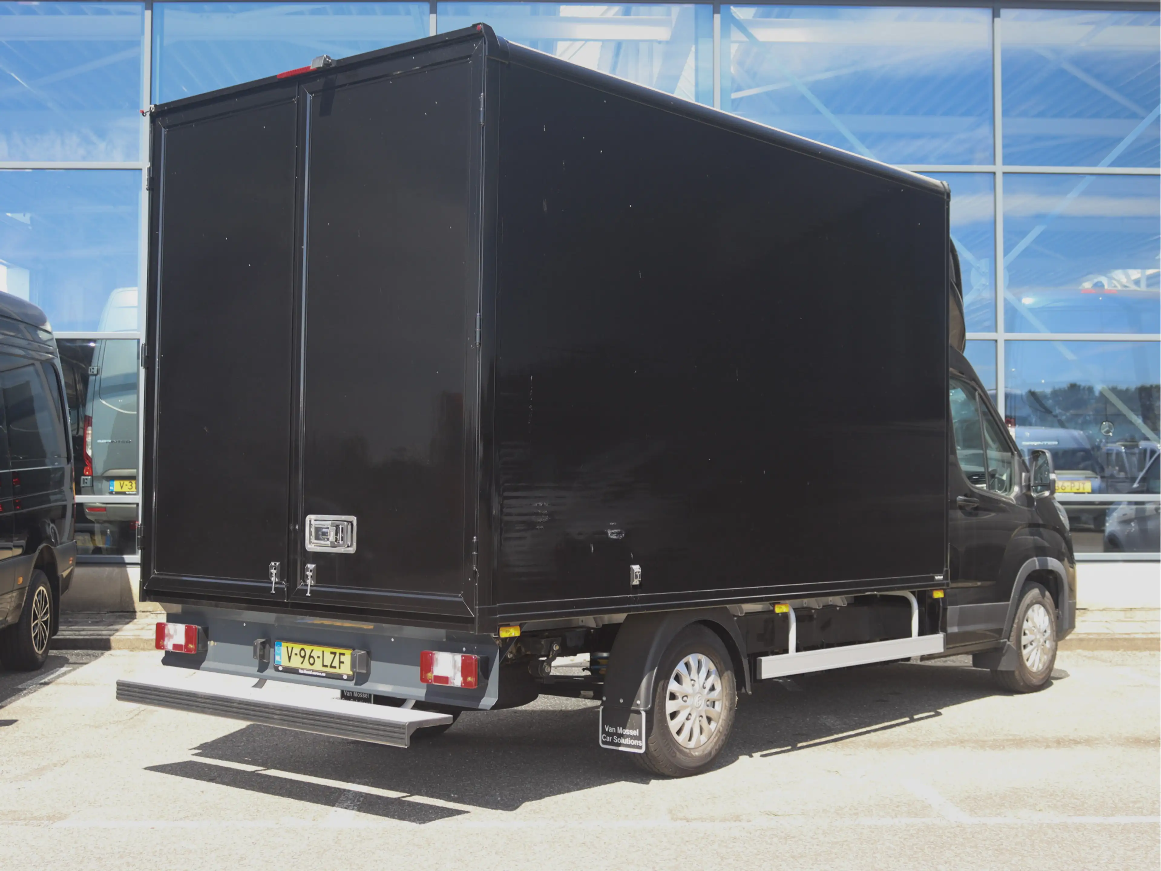 Maxus eDeliver 9 L3 Business DEAL 65 kWh — photo 2