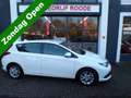 Toyota Auris 1.2T 5-Drs Nieuw 5.000 Km ! NIEUW !!! AIRCO ,CAMER Blanc - thumbnail 1