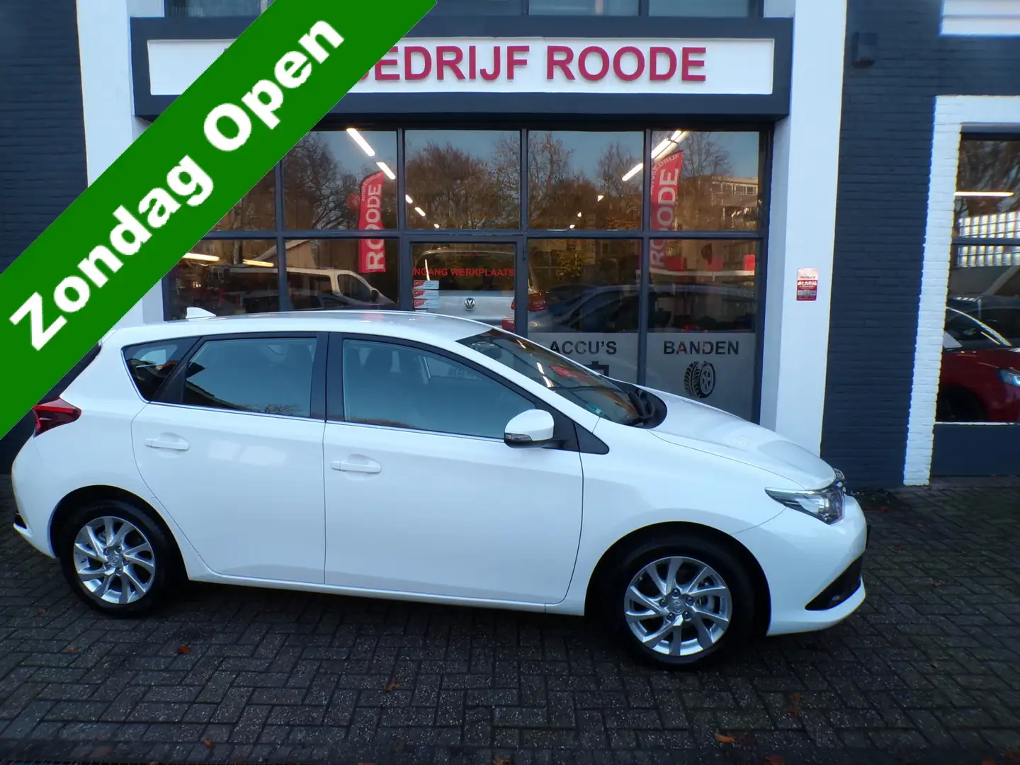Toyota Auris 1.2T 5-Drs Nieuw 5.000 Km ! NIEUW !!! AIRCO ,CAMER Weiß - 1