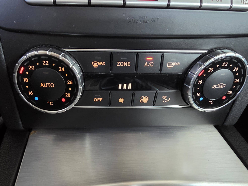 Mercedes-Benz C 200 C 200 CGI BlueEfficiency — photo 14