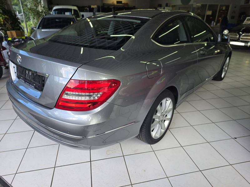 Mercedes-Benz C 200 C 200 CGI BlueEfficiency — photo 8