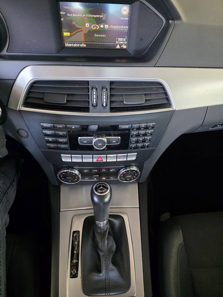 Mercedes-Benz C 200 C 200 CGI BlueEfficiency — photo 12