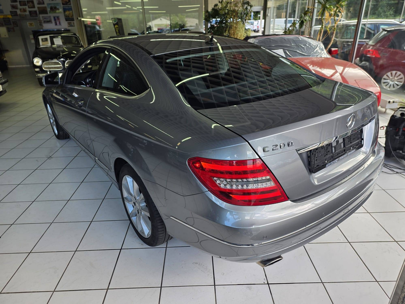 Mercedes-Benz C 200 C 200 CGI BlueEfficiency — photo 6