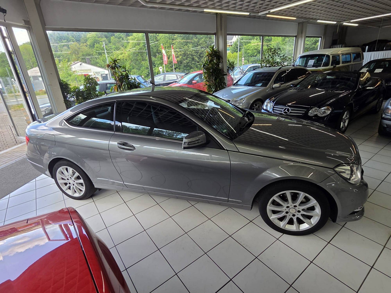 Mercedes-Benz C 200 C 200 CGI BlueEfficiency — photo 4