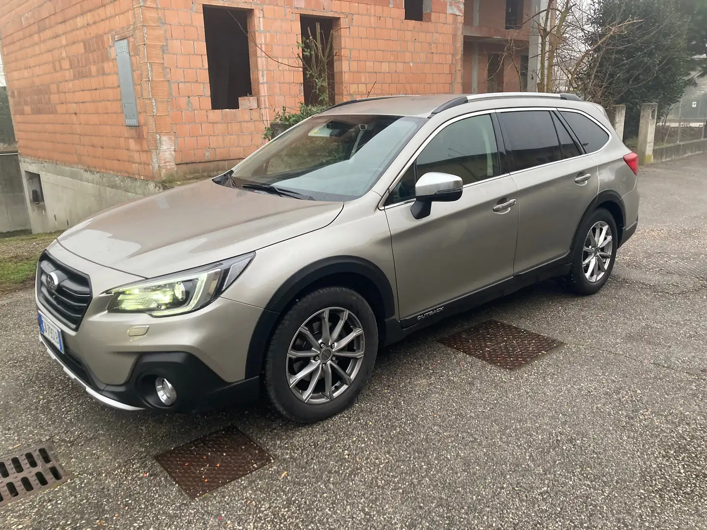 Subaru OUTBACK Outback V 2018 2.5i 4Advanced lineartronic Grey - 2